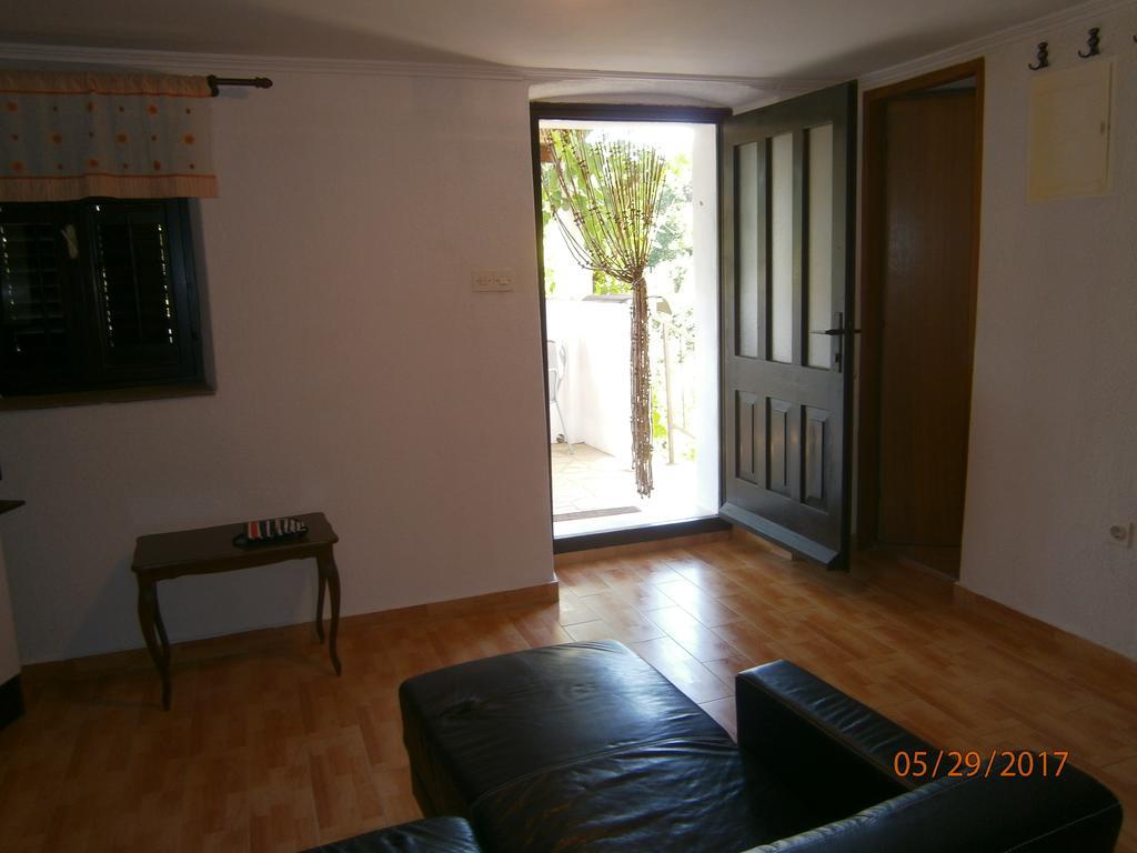 Holiday Home Loznati Црес Экстерьер фото